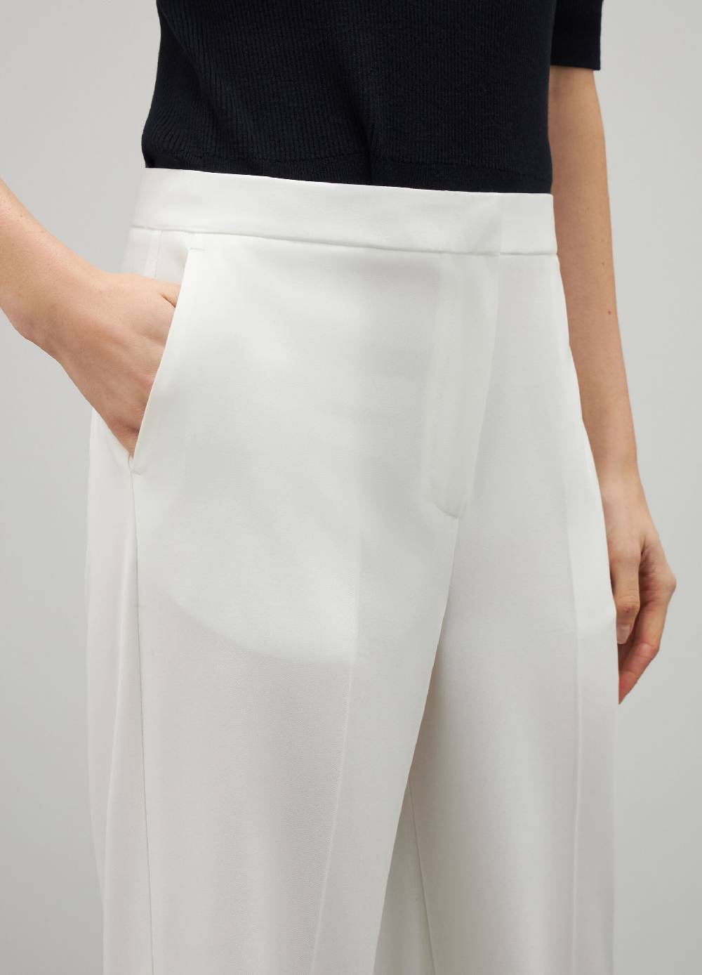 LES COPAINSPantaloni in tessuto stretch Saldi Di Fabbrica