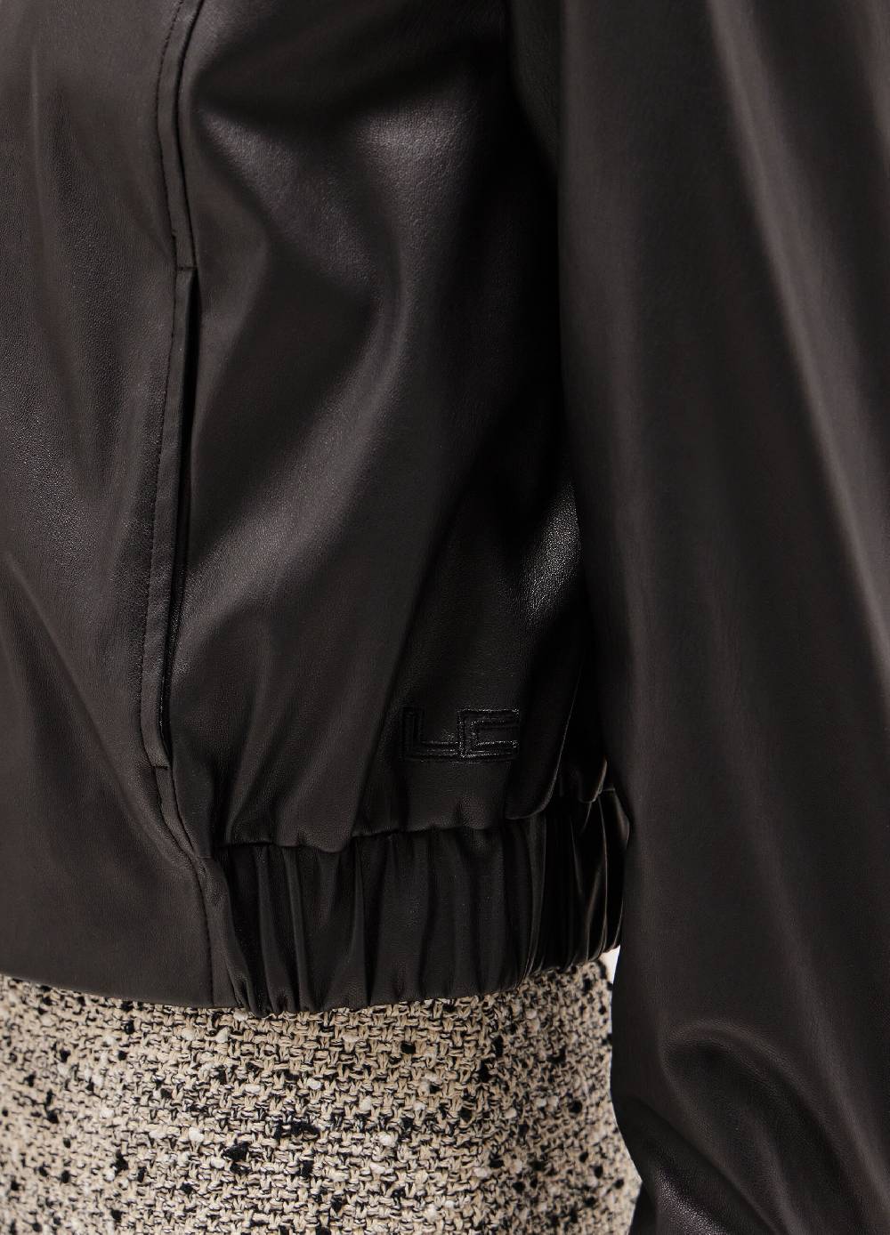 LES COPAINSBomber cropped in ECOpelle Moda