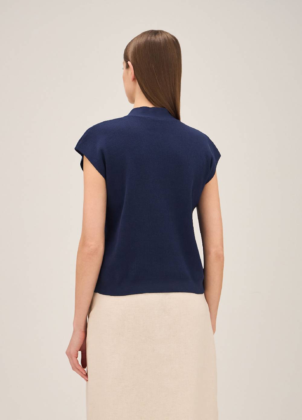 LES COPAINSMaglia tricot con scollo a V 2025