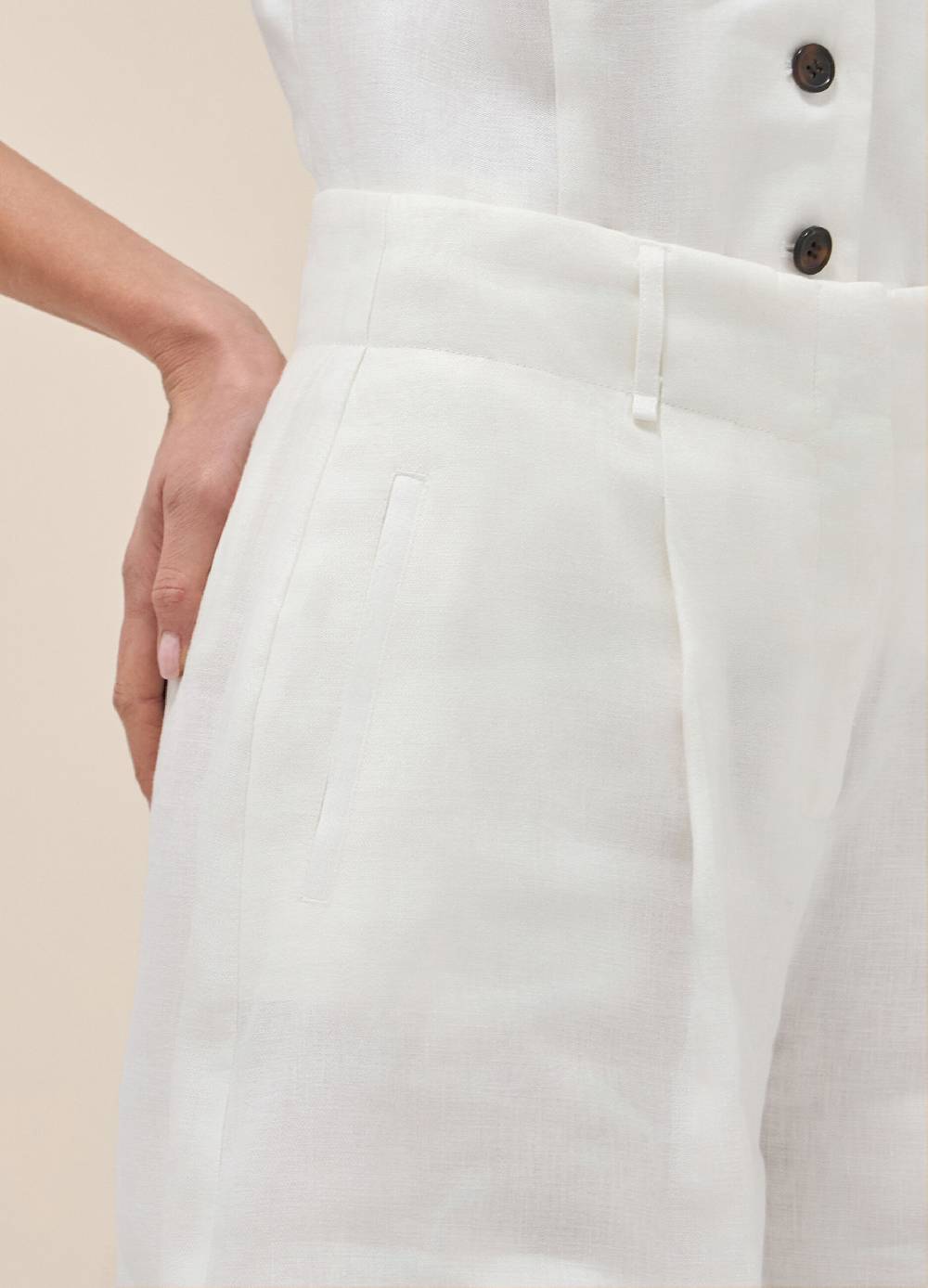 LES COPAINSPantaloni shorts in lino In Vendita