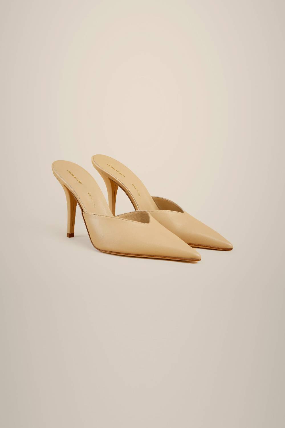 Liviana Conti MULES SCOLLO ASIMME. S4AA4SC02E47-0.38 Acquista Ora