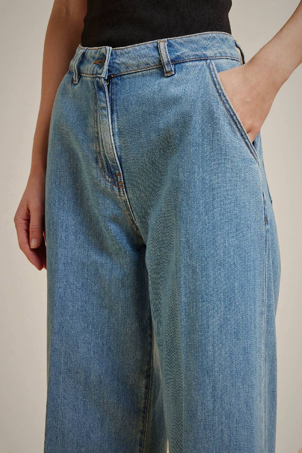 Liviana Conti STRAIGHT FIT DENIM S4FF4SY47Z89-0.26 Qualità