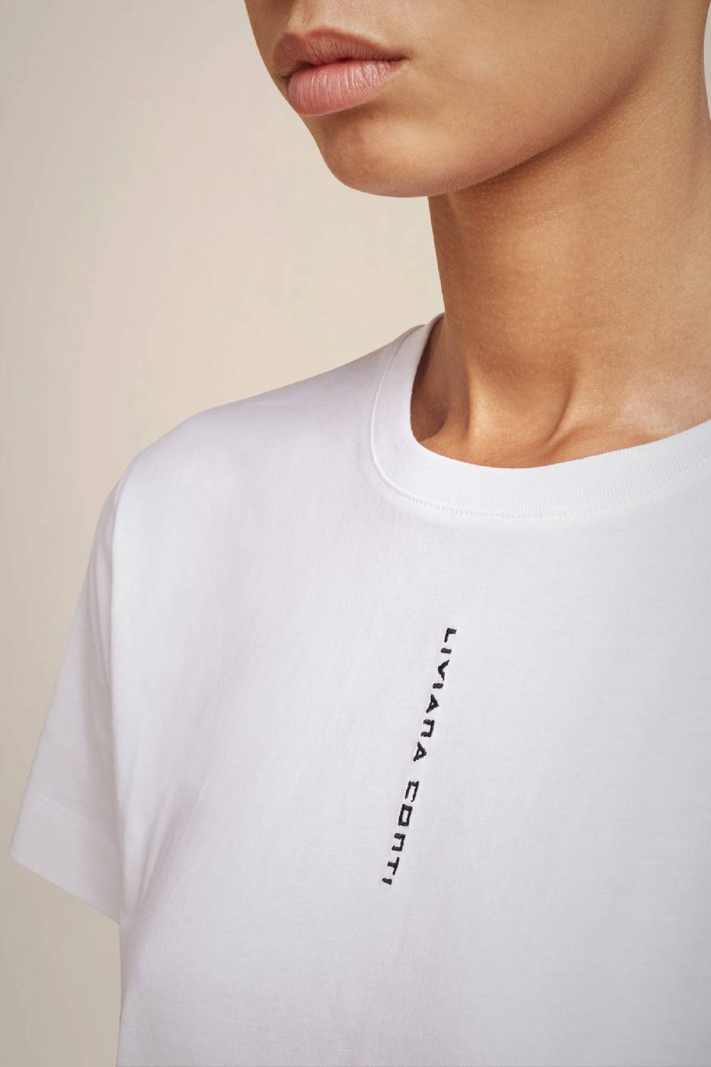 Liviana Conti T-SHIRT RICAMO LOGO W4FF4WW72A01-0.XS Offerta