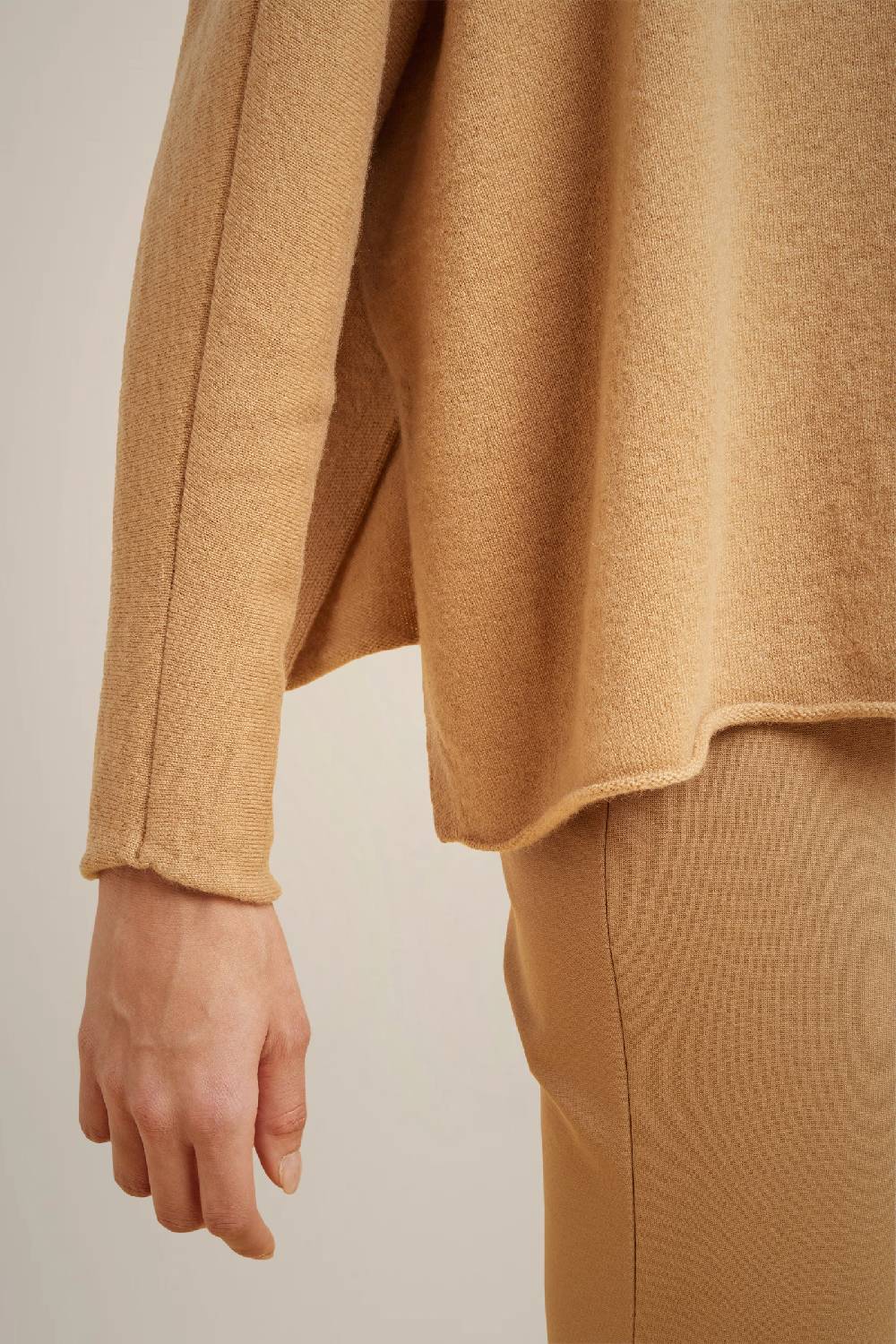 Liviana Conti MAGLIA 100% CASHMERE W4LL4WC94U69-1.XS Acquista Ora
