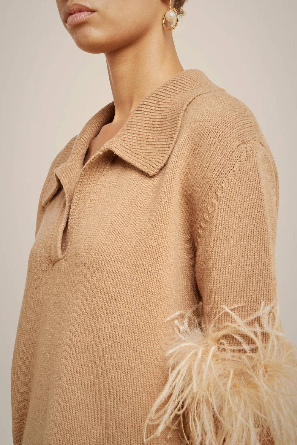 Liviana Conti MAGLIA CON PIUME IN CASHMERE RICICLATO W4LL4WC48T50-1.XS Promozione Limitata
