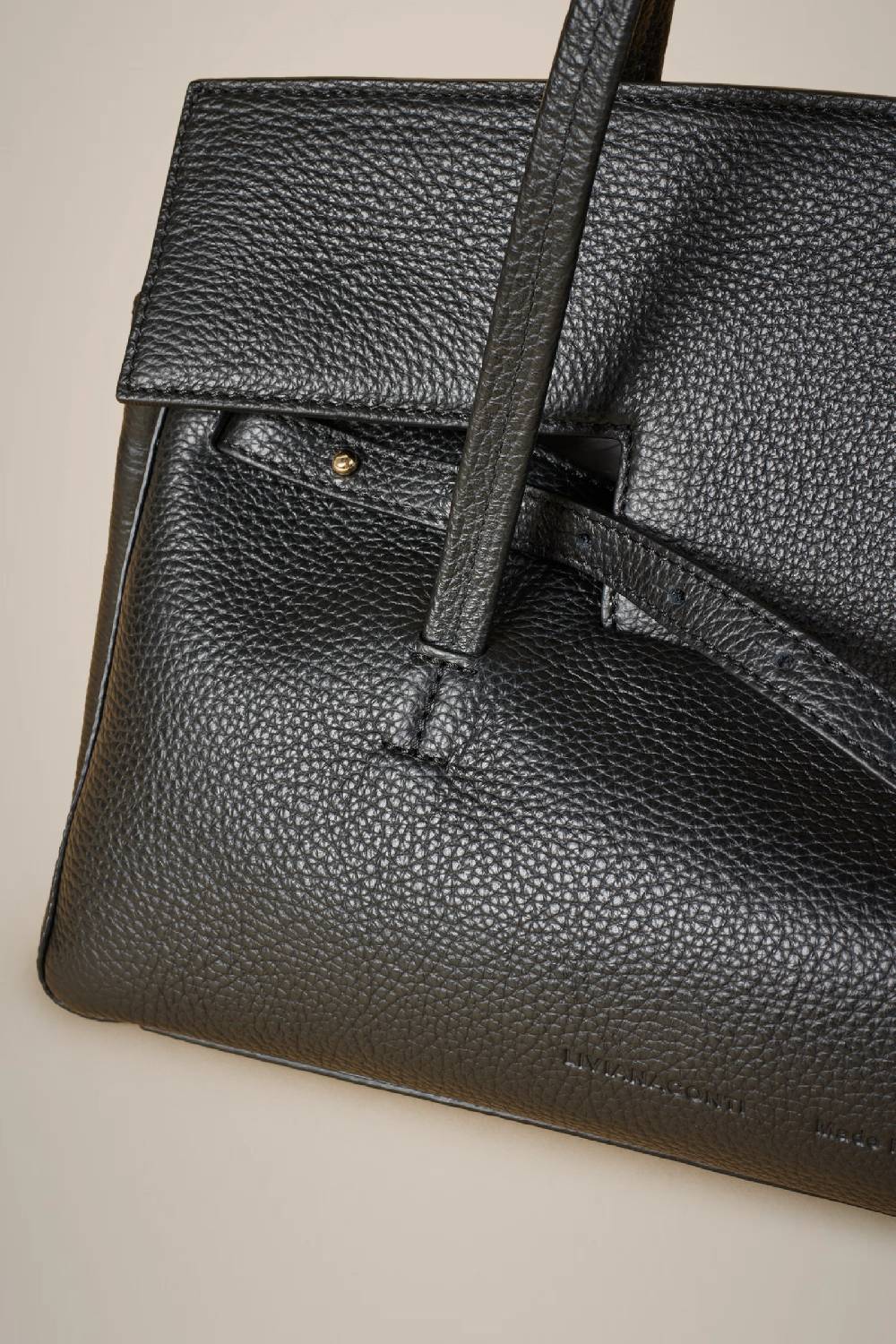 Liviana Conti HAND BAG CON PATTINA W4AA4WA05Y69-0.NR Fino al 50% di sconto