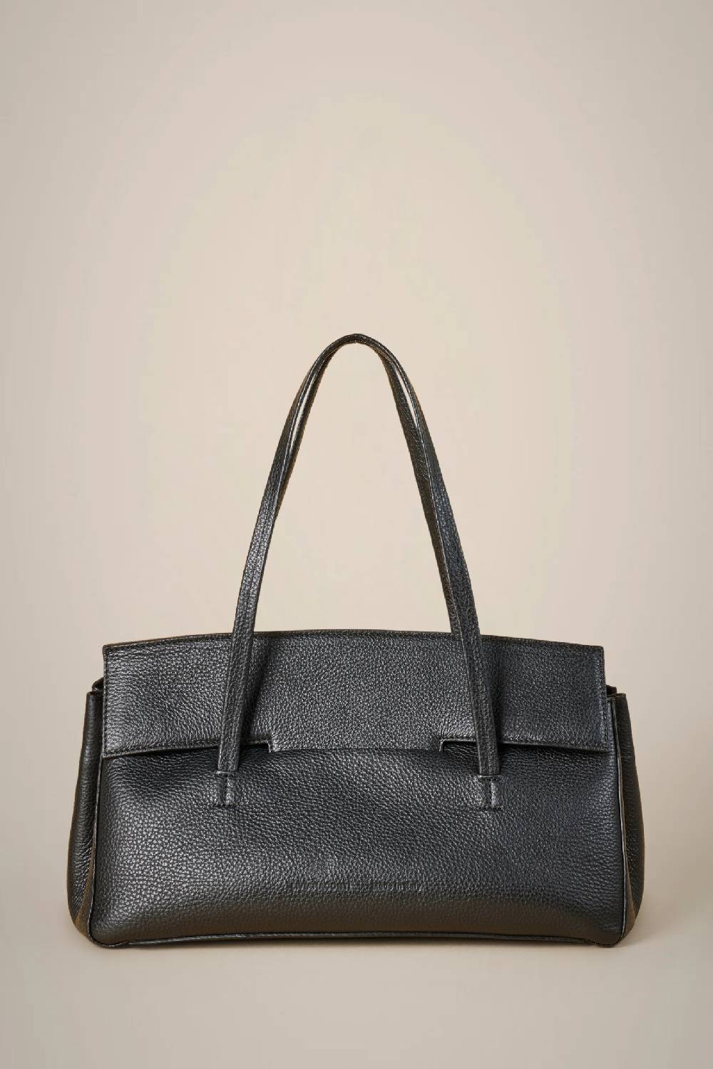 Liviana Conti HAND BAG CON PATTINA W4AA4WA05Y69-0.NR Fino al 50% di sconto