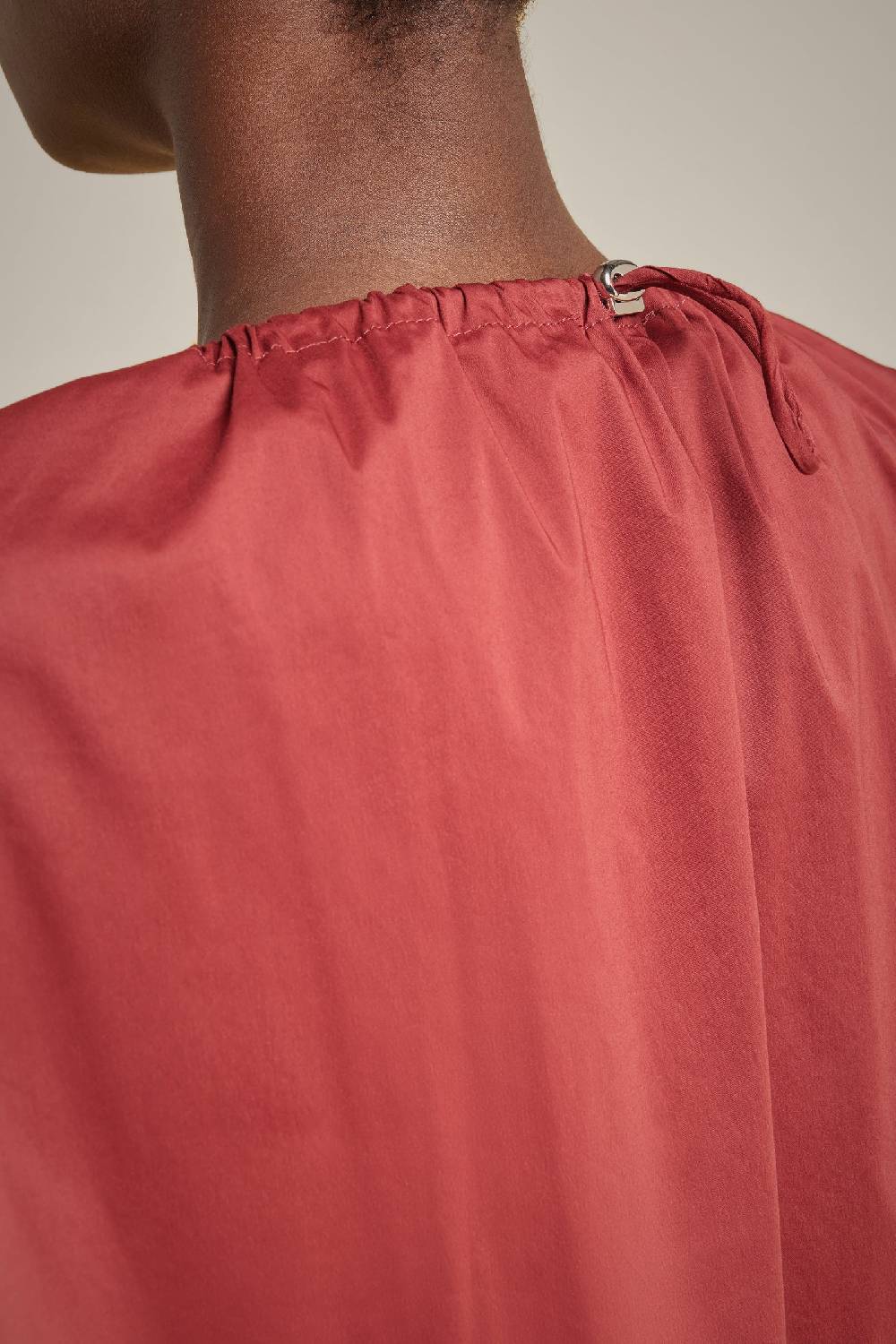 Liviana Conti BLUSA A UOVO S4LL4SK17D41-2.38 Vendita calda