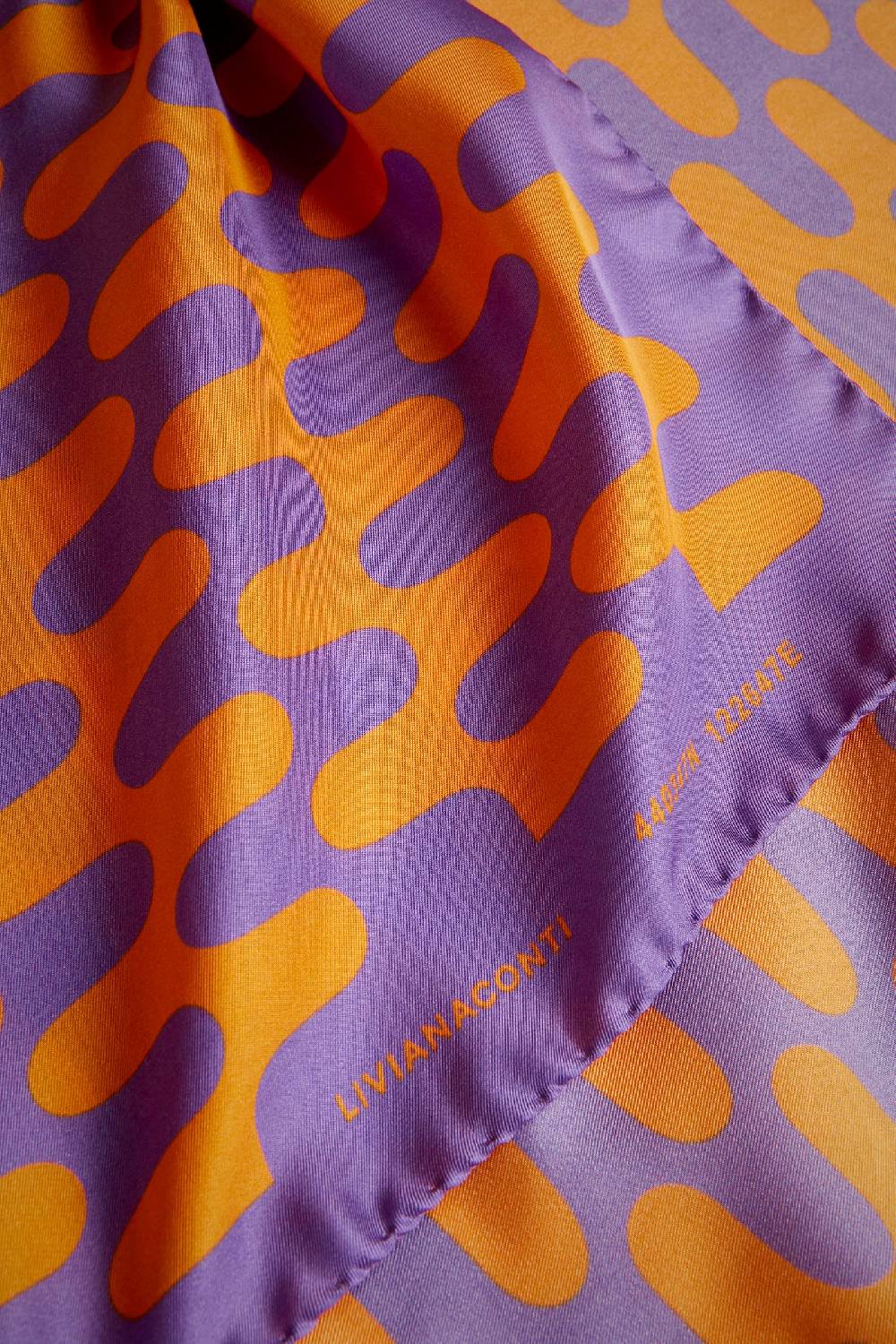 Liviana Conti FOULARD STAMPA ONDE S4AA4SF11ONDE3.NR Prezzo basso