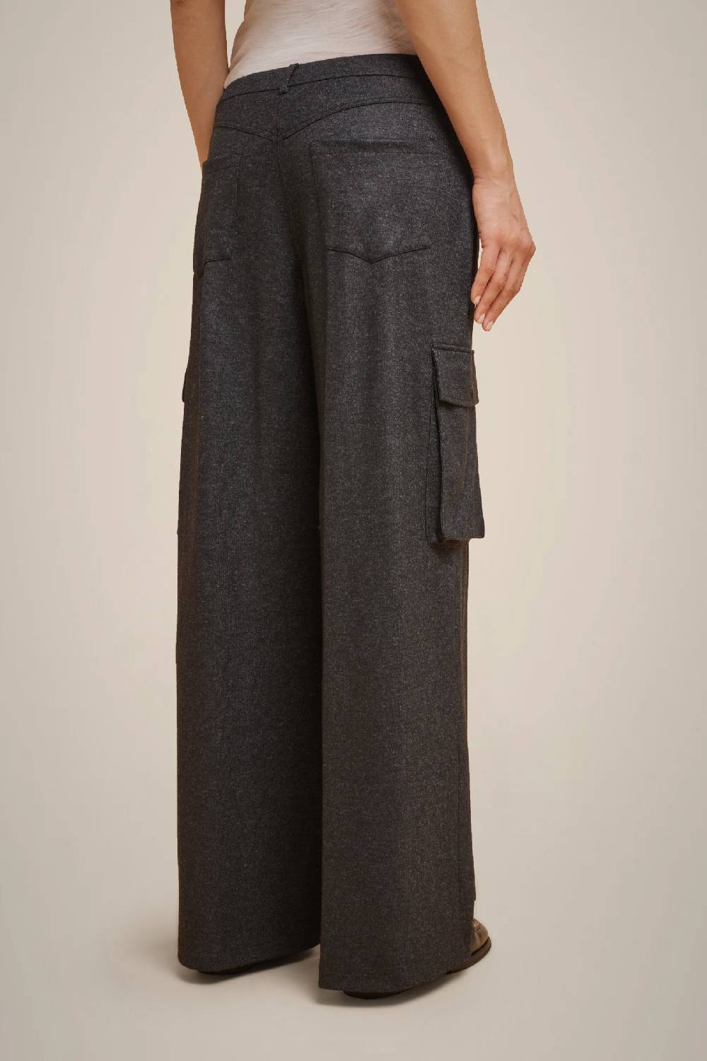 Liviana Conti PANTALONE CARGO IN PANNO CASHMERE W4FF4WN36Y49-0.38 Acquista Ora