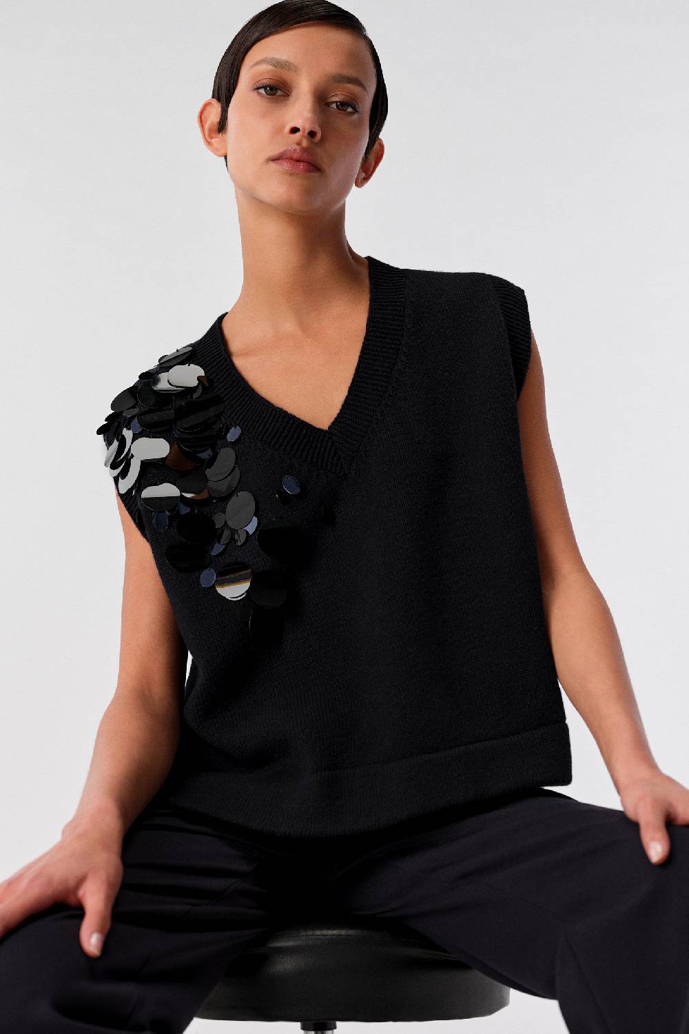 Liviana Conti GILET CON PAILLETTES IN CASHMERE RICICLATO W4LL4WC47N08-0.XS Prezzo di fabbrica