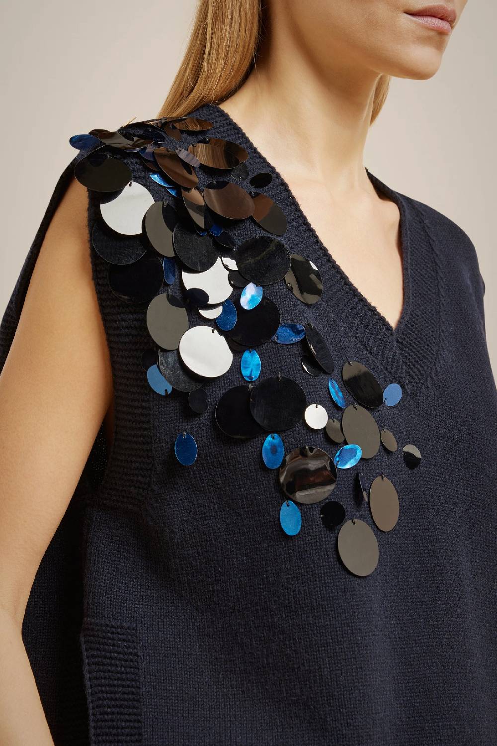 Liviana Conti GILET CON PAILLETTES IN CASHMERE RICICLATO W4LL4WC47N08-0.XS Prezzo di fabbrica