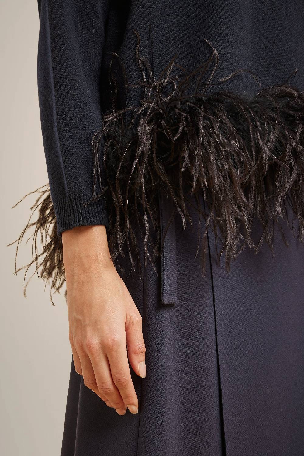 Liviana Conti MAGLIA CON PIUME IN CASHMERE RICICLATO W4LL4WC49N08-0.XS Offerta esclusiva