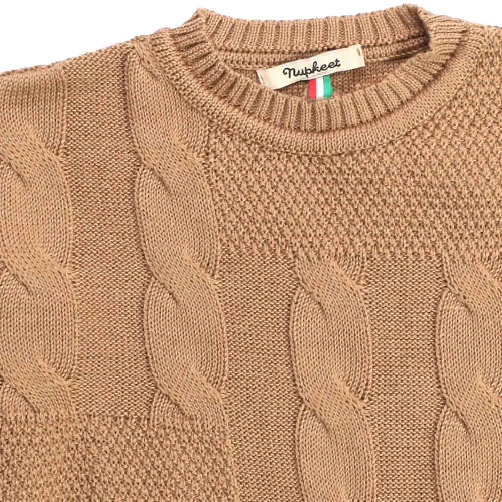 Nupkeet Faina cammello – Pullover in tricot con trecce In Vendita