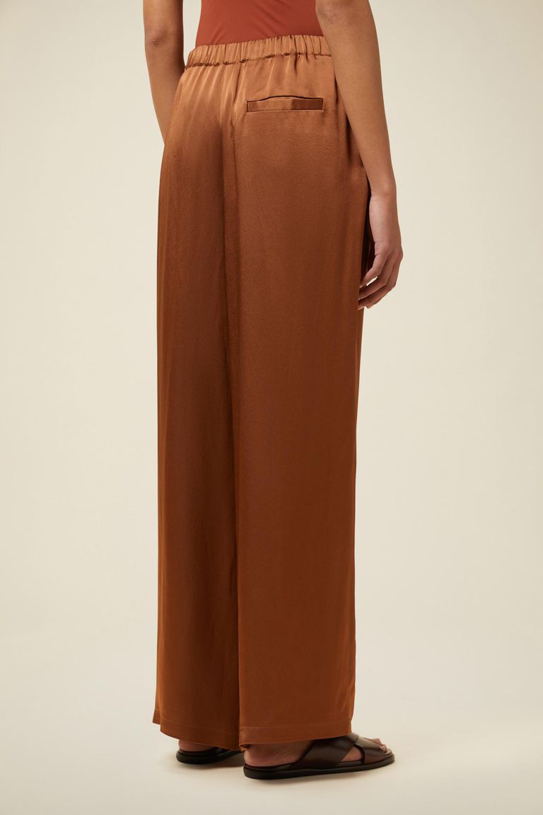 Pomandere Pantalone ampio con elastico in vita lucido Novità