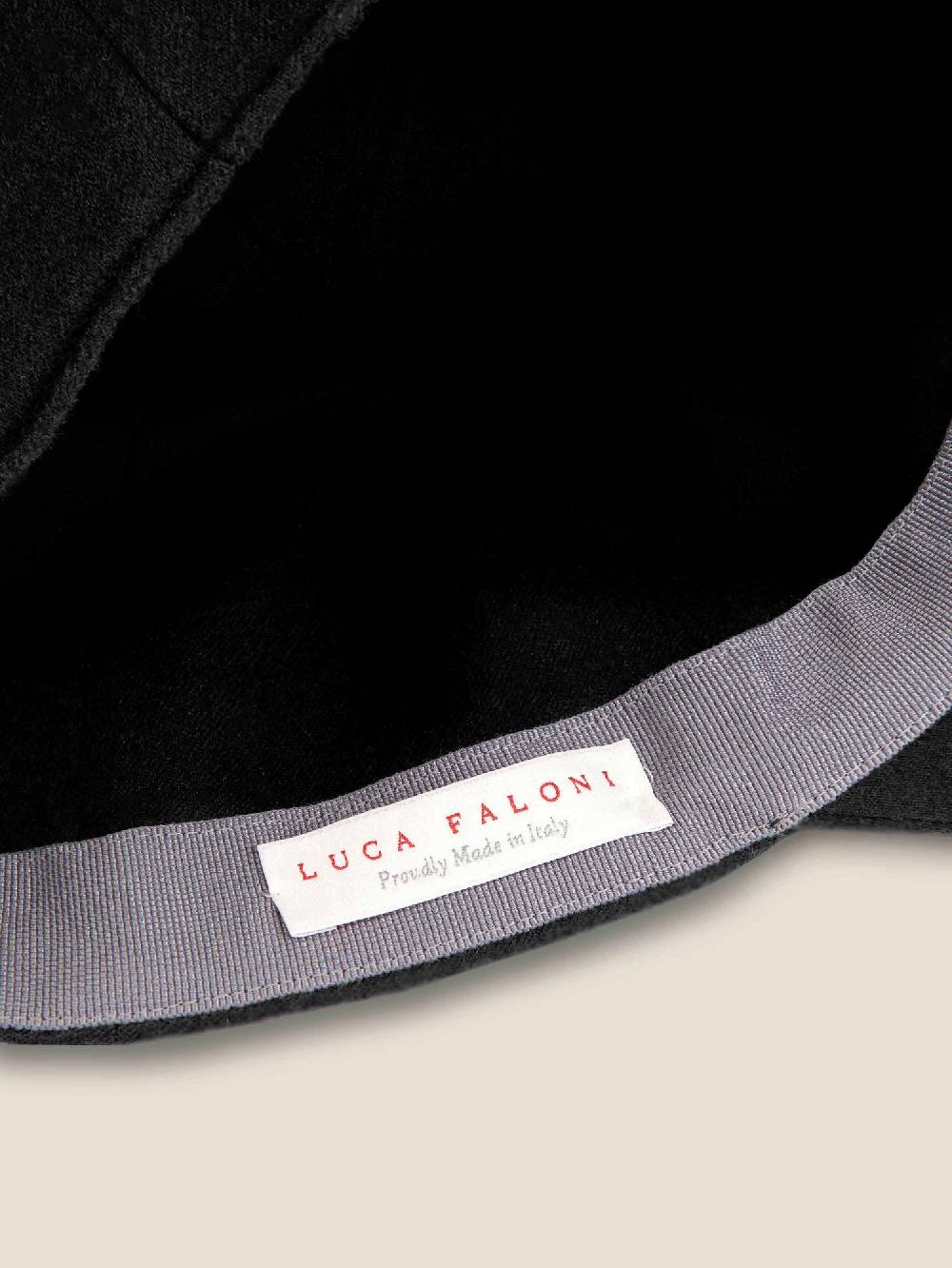 Luca Faloni Cappellino da baseballCashmere Convenienza