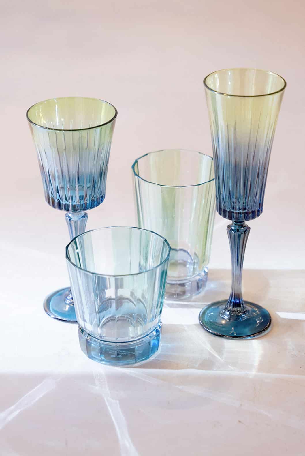 Luisa Beccaria Set di due bicchieri Duccio grandi a righe verdi con base blu Vendita Economica