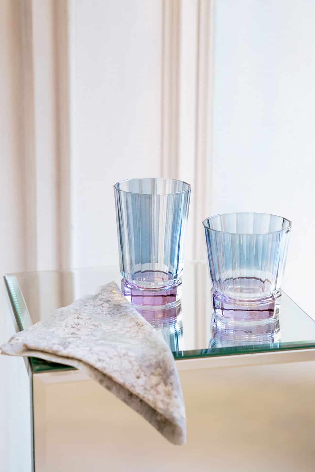 Luisa Beccaria Set di due bicchieri Duccio piccoli a righe blu con base viola In Saldo