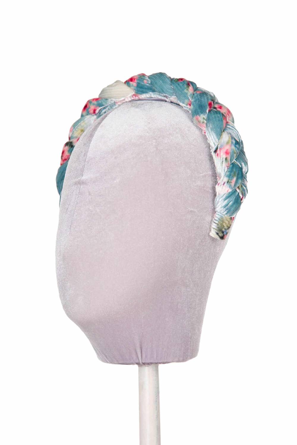 Luisa Beccaria Fascia per capelli intrecciata con boccioli di rose di velluto blu 2025