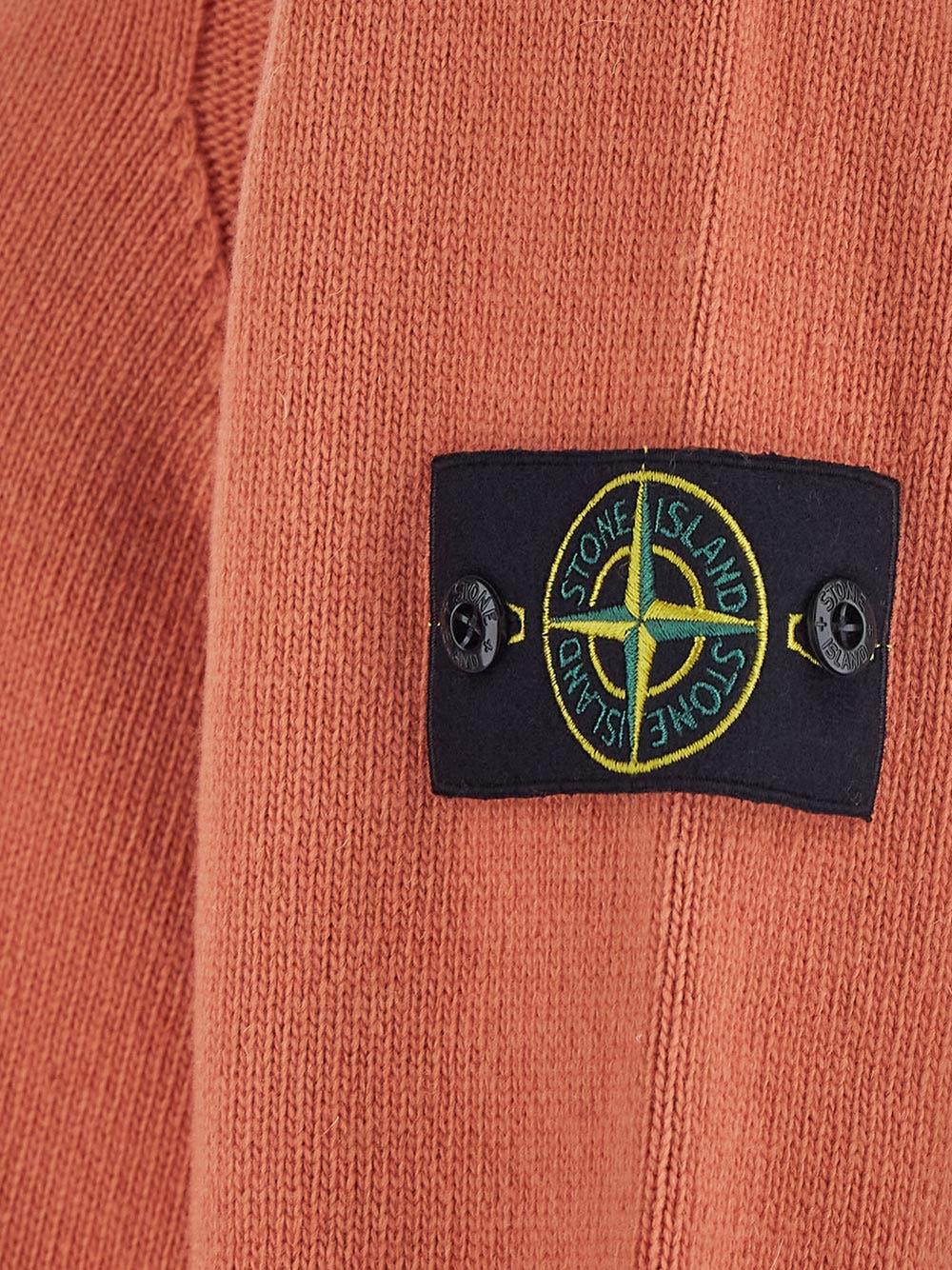 Oluxury Stone Island Logo Knit Offerta