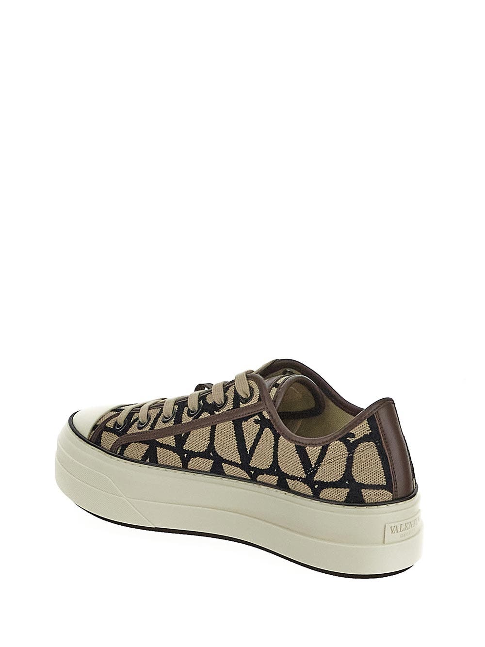Oluxury Valentino Garavani Logo Sneaker 2025