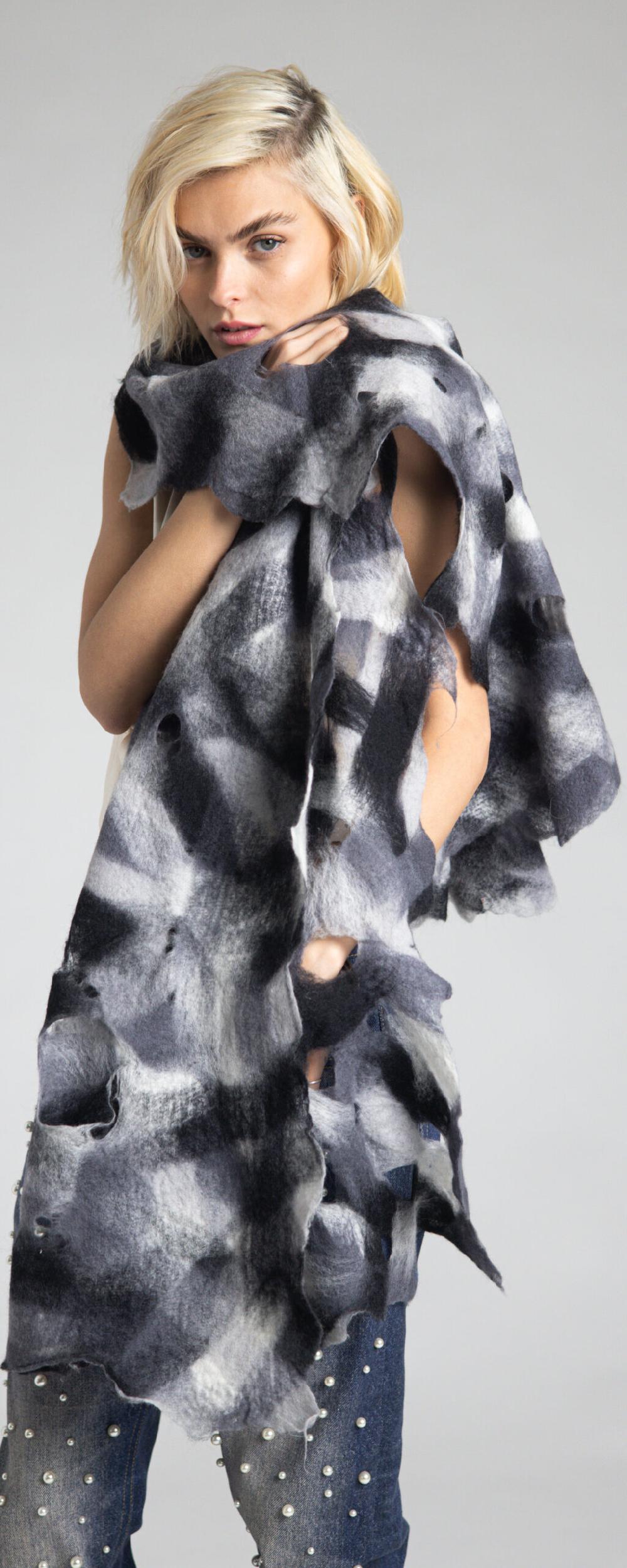 Rossano Perini SCARF 37FW24 GREY Qualità