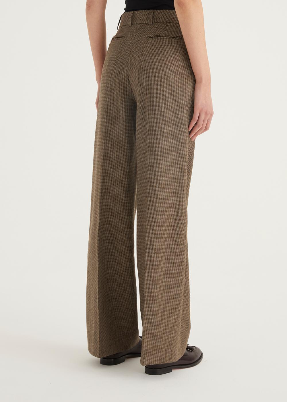 Rosso35 Pantalone ampio con pinces Fino Al -60%