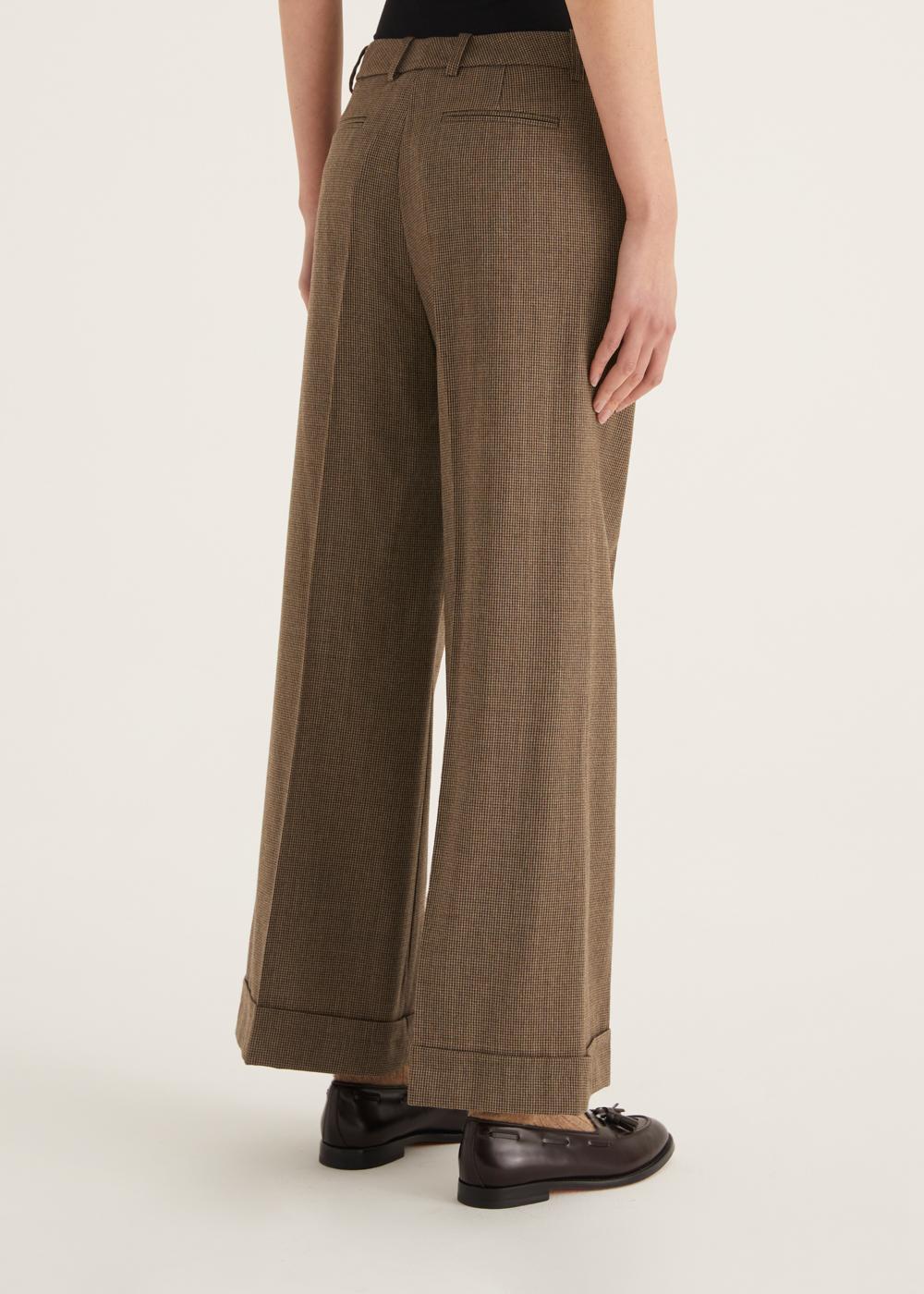Rosso35 Pantalone svasato con risvolto Economico