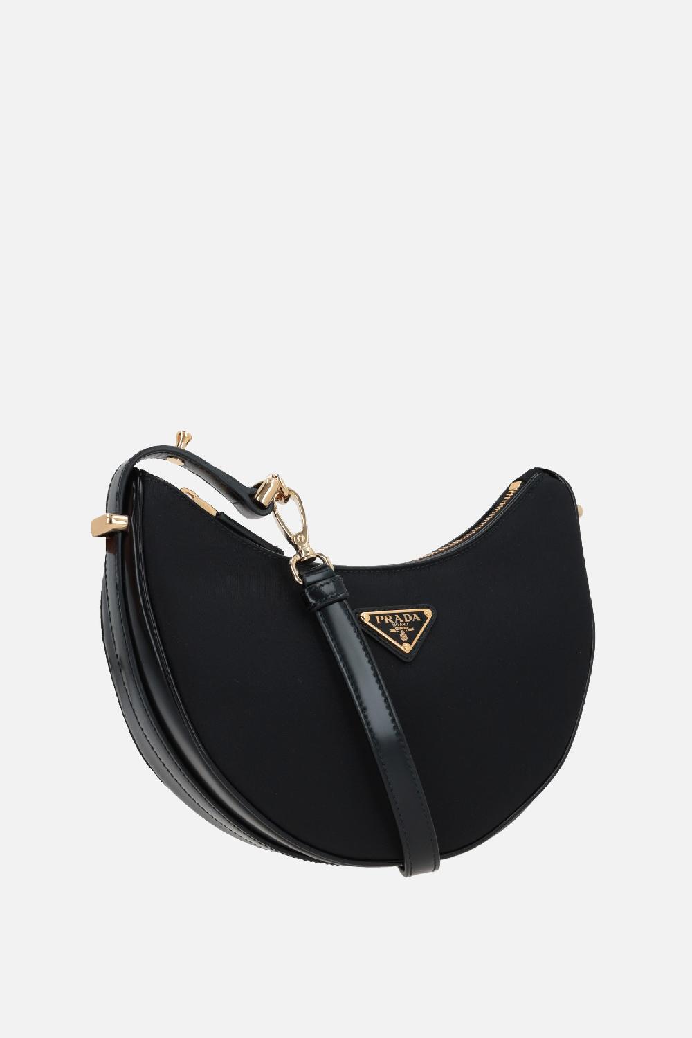 PRADA borsa a spalla Prada Arqué in Re-Nylon e pelle spazzolata Prezzo Ridotto