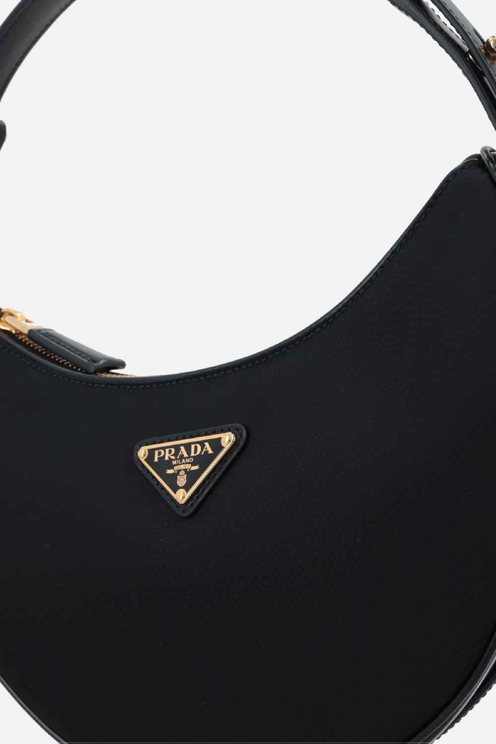 PRADA borsa a spalla Prada Arqué in Re-Nylon e pelle spazzolata Prezzo Ridotto