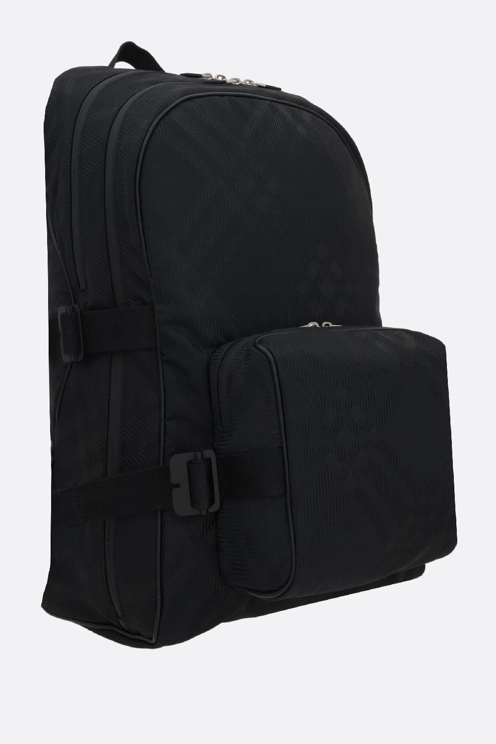 BURBERRY zaino in jacquard Check Negozi Online