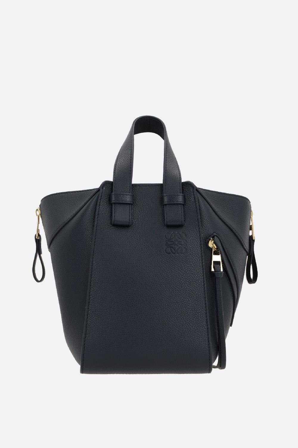 LOEWE borsa compatta Hammock in pelle martellata Italia