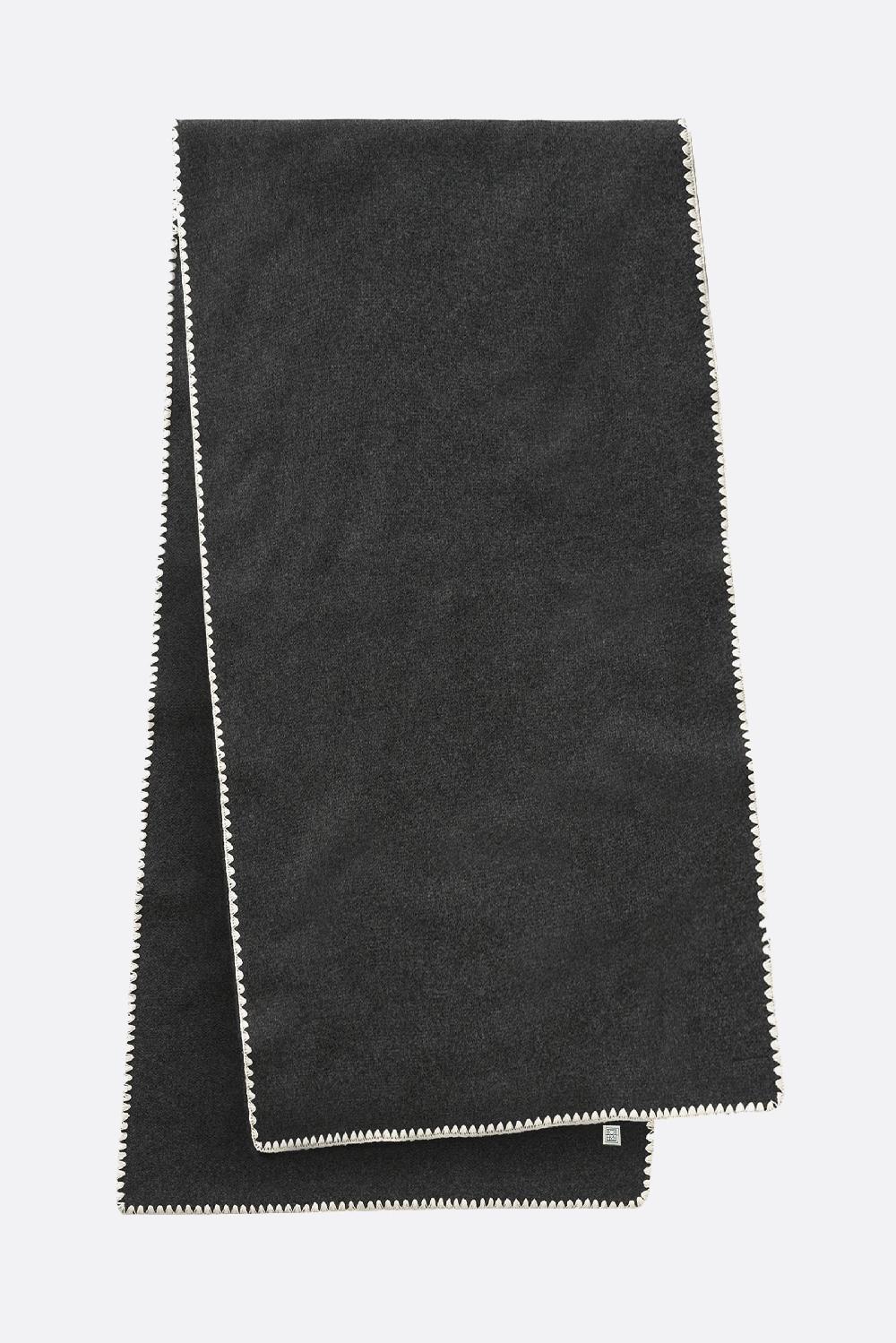 TOTEME sciarpa in lana e cashmere con ricamo Sconto