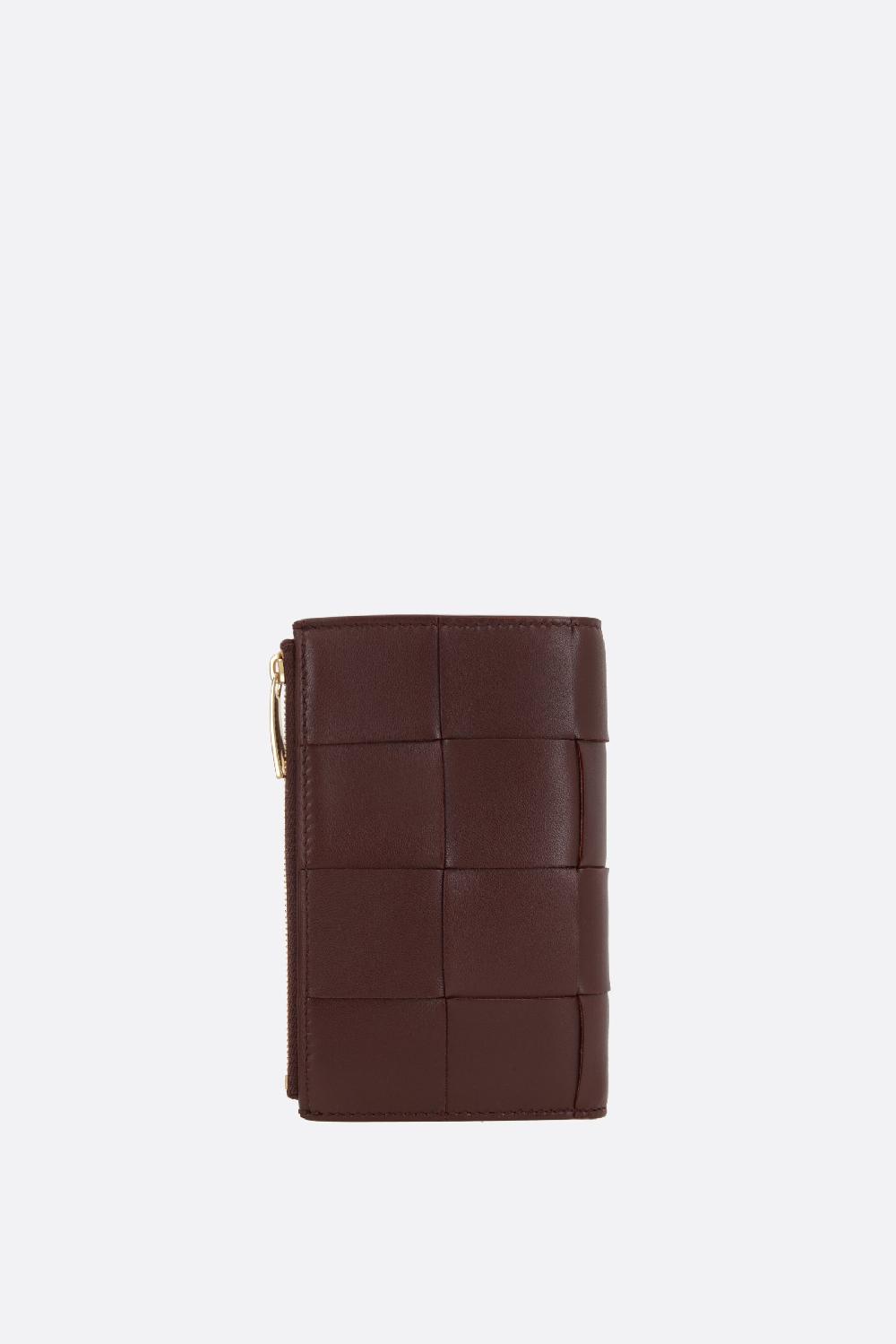 BOTTEGA VENETA portafoglio bi-fold medio Cassette in Maxi Intrecciato nappa Offerta