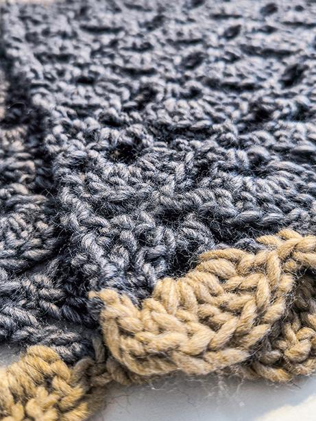Tricot à Porter Sciarpa in maglia con bordi traforati finitura a smerlo Qualità Garantita