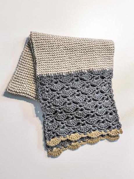 Tricot à Porter Sciarpa in maglia con bordi traforati finitura a smerlo Qualità Garantita
